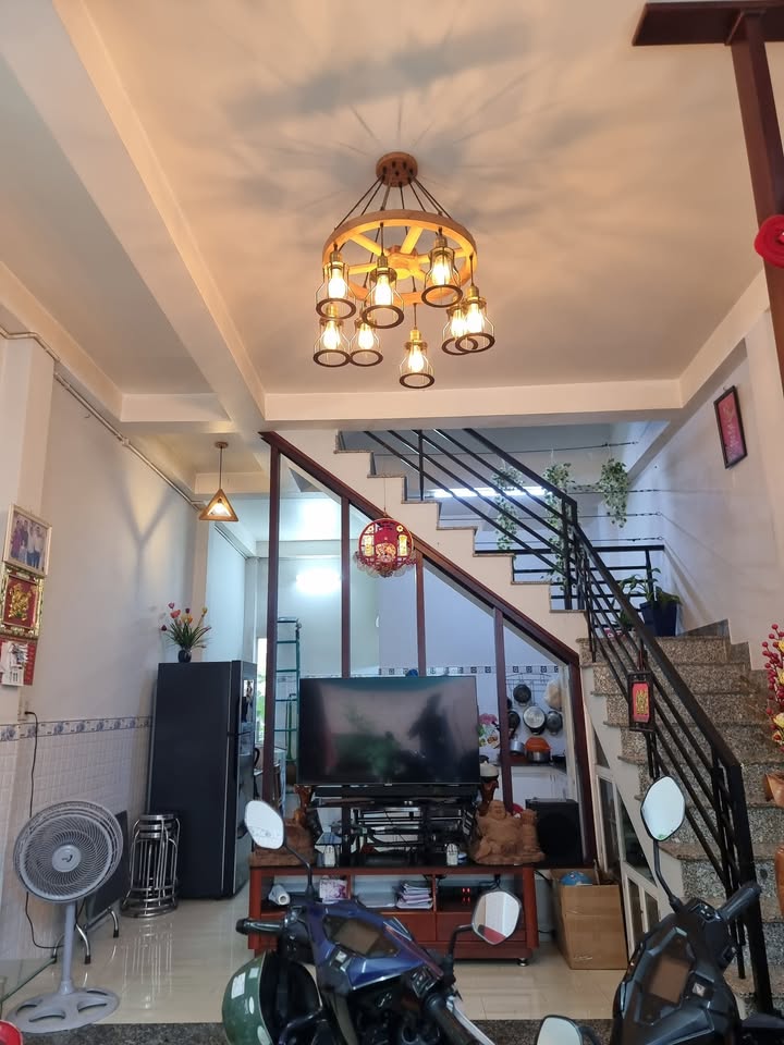 Townhouse Vĩnh Hải Nha Trang 48m² giá 3.5 tỷ - Thiết kế hiện đại, gần biển!