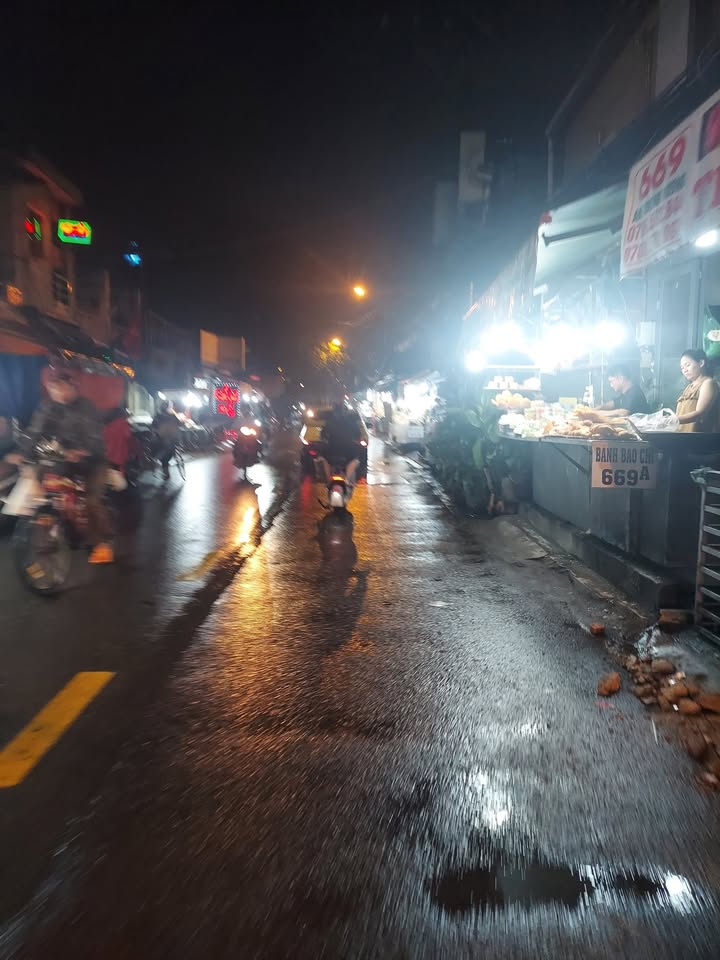 Nhà mặt tiền Kinh Doanh phường 7 Quận 6 giá 10 triệu - Vị trí đắc địa cho mọi ngành nghề!