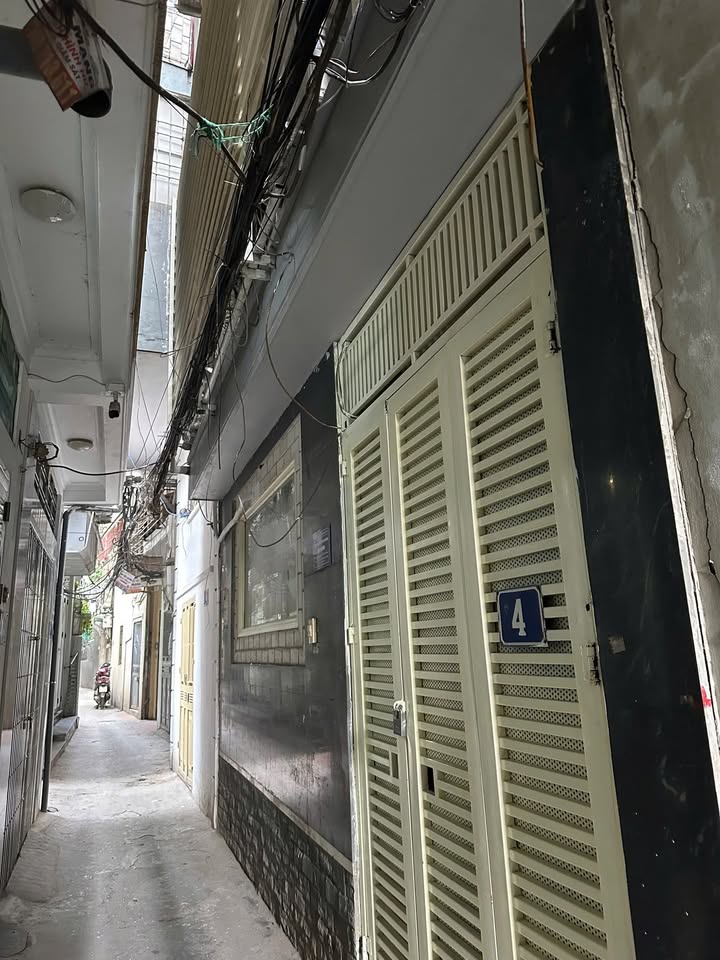 Nhà cho thuê ngõ 139 Tân Mai, 36m² giá 12 triệu - Nội thất đầy đủ, sẵn sàng ở ngay!