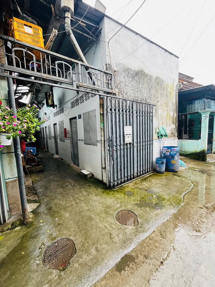 Dãy trọ 6 phòng đường Nguyễn Đức Thiệu Dĩ An 108m² giá 3.5 tỷ - Cơ hội đầu tư tuyệt vời!