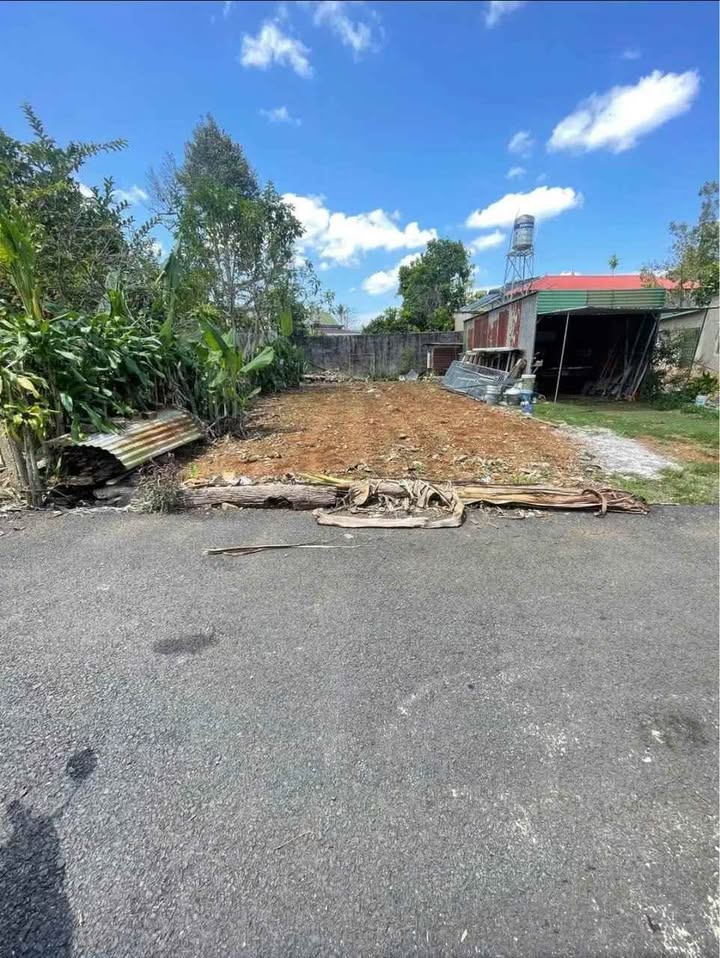 Đất nền Bảo Lộc, 121m² giá 1.65 tỷ - Sổ đỏ chính chủ, thuận tiện đầu tư!