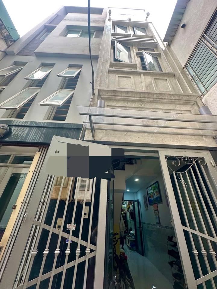Nhà đẹp 4 tầng CMT8, Quận 10, 36m² giá 5.6 tỷ - Vào ở ngay!
