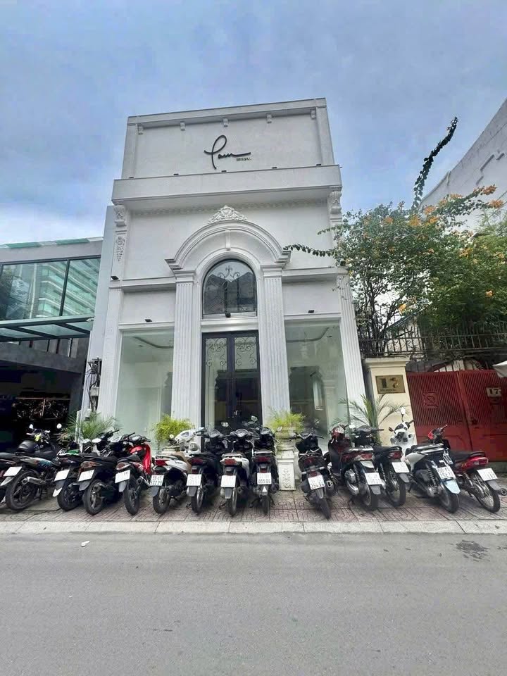 Nhà mặt tiền Nguyễn Thị Diệu, Quận 3, 231m² giá 100 triệu - Vị trí đắc địa, nở hậu tài lộc!