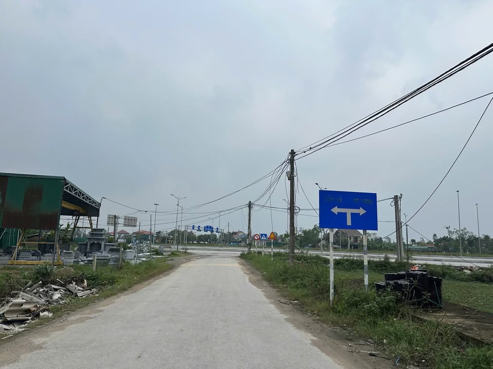 Bán đất mặt đường Sư Vạn Hạnh, TP Vinh 220,5m² - Vị trí đắc địa, giá tốt!