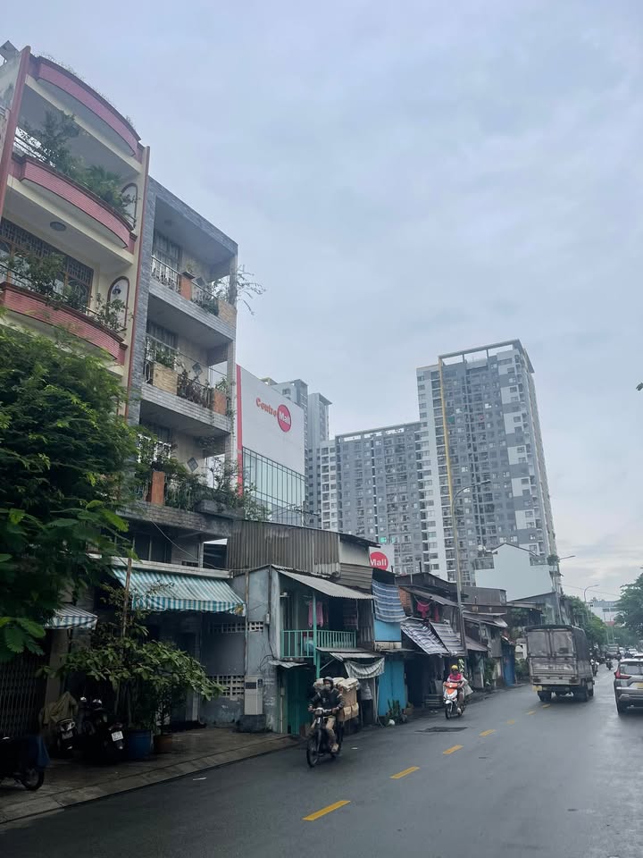 Mặt tiền đường Gia Phú, Quận 6, 41.4m² giá 14 tỷ - Kinh doanh sầm uất ngay Centre Mall!