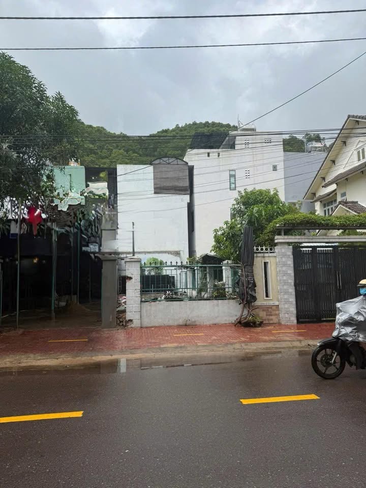 Đất mặt tiền Hoàng Văn Thụ, Quy Nhơn 79m² giá 6.49 tỷ - Kinh doanh thuận lợi!