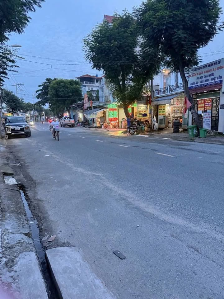 Nhà xưởng cho thuê mặt tiền đường Trần Thị Cờ, Quận 12 - Giá 15 triệu/tháng, thuận tiện cho kinh doanh!