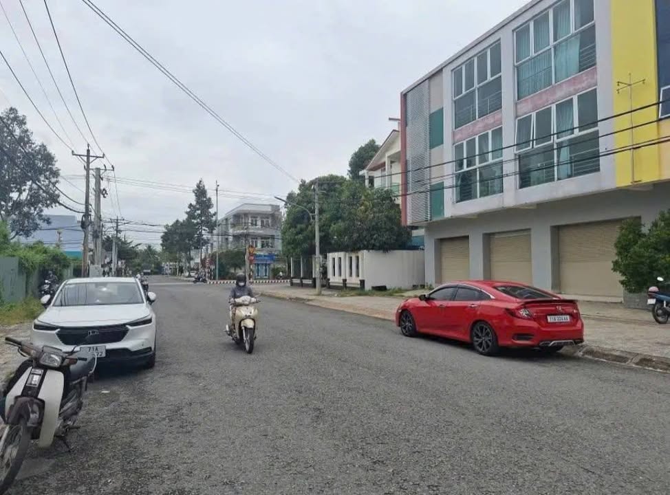 Đất nền liền kề KDC Mỹ Thạnh An, Bến Tre 200m² - Đầu tư sinh lời ngay!