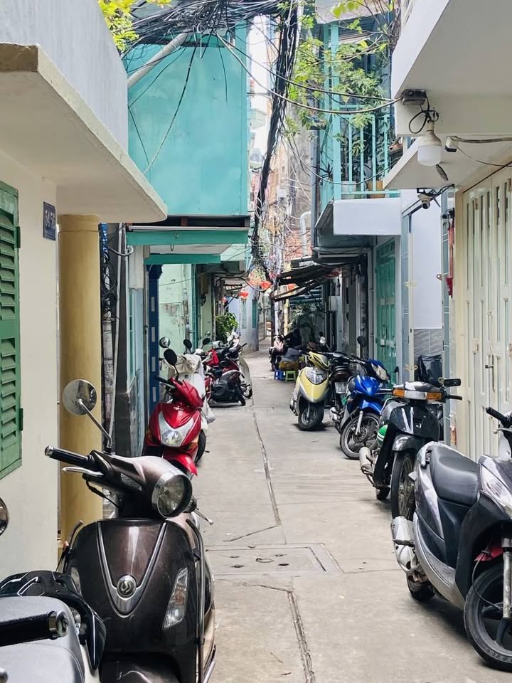 Nhà 4 tầng Trần Hưng Đạo, Q1, 30m² giá 5.5 tỷ - Hẻm VIP gần Bùi Viện!