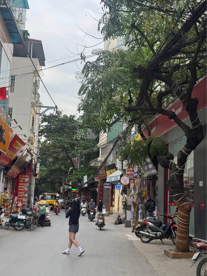 Nhà mặt phố Cổ Nhuế 116m² giá 34.8 tỷ - Kinh doanh nhộn nhịp ngày đêm!