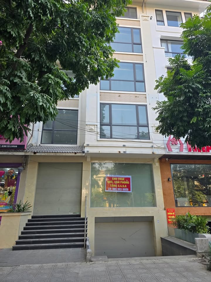 Văn phòng cho thuê tại Khu đô thị Gelemxico, An Khánh 140m² chỉ 7 triệu/tháng - Nhanh tay liên hệ!