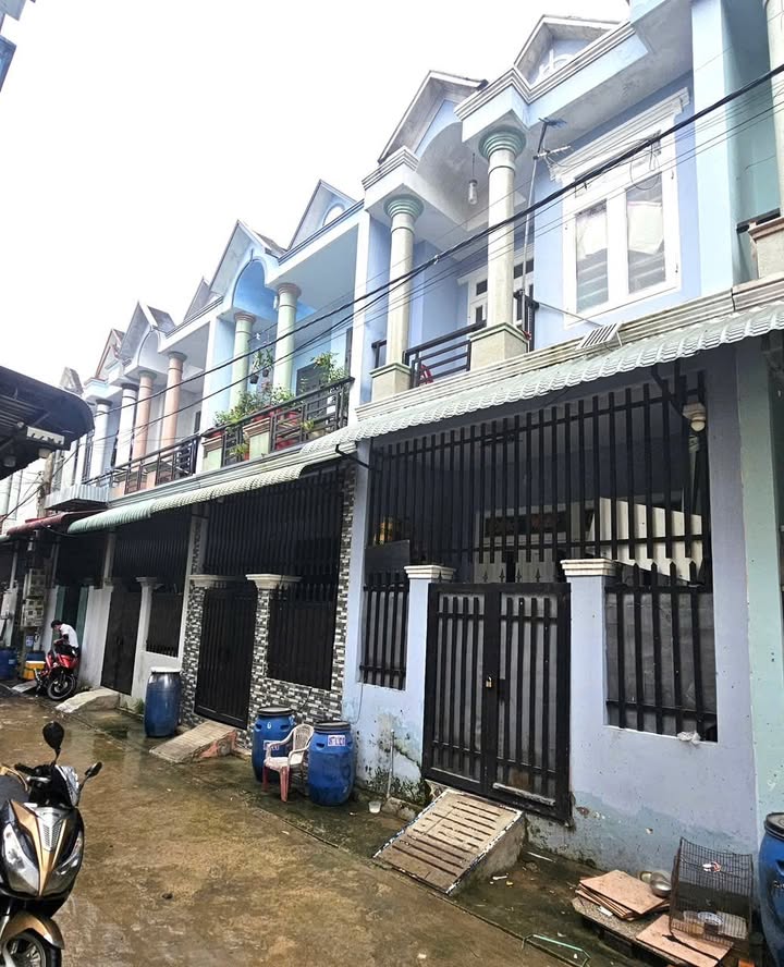 Nhà lầu trệt Thái Hòa, Tân Uyên, 44m² giá 1.039 tỷ - Sổ chung, bớt lộc cho khách!