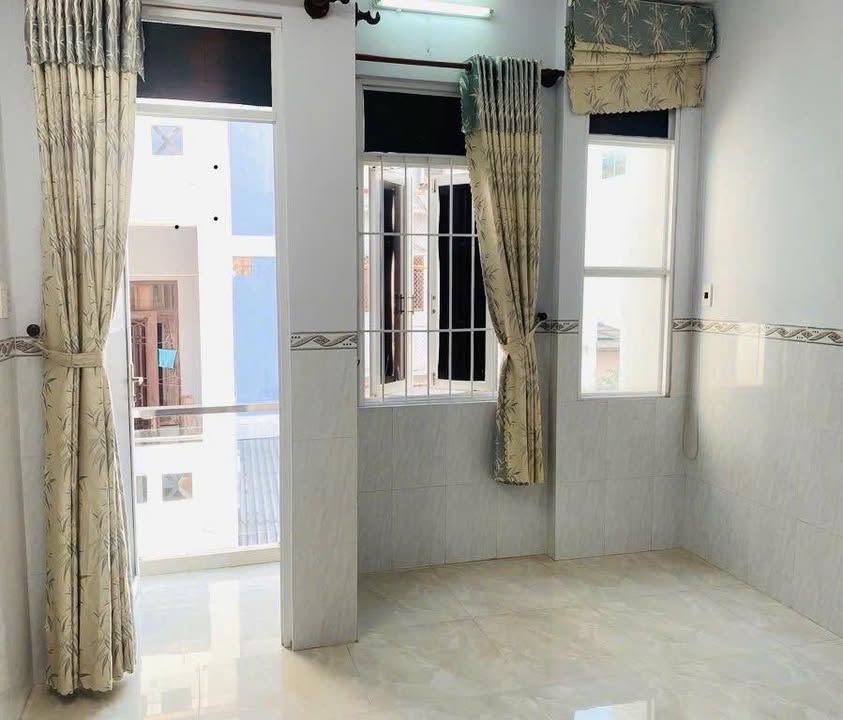 Nhà 4 tầng Phạm Văn Chí, Q6, 40m² giá 5.2 tỷ - Đầu tư sinh lời ngay!