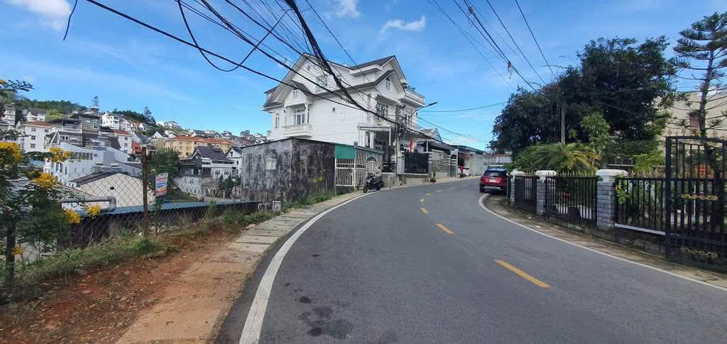 Đất xây dựng 250m² mặt tiền 10m tại Đà Lạt - Giá 10 tỷ, thương lượng ngay!