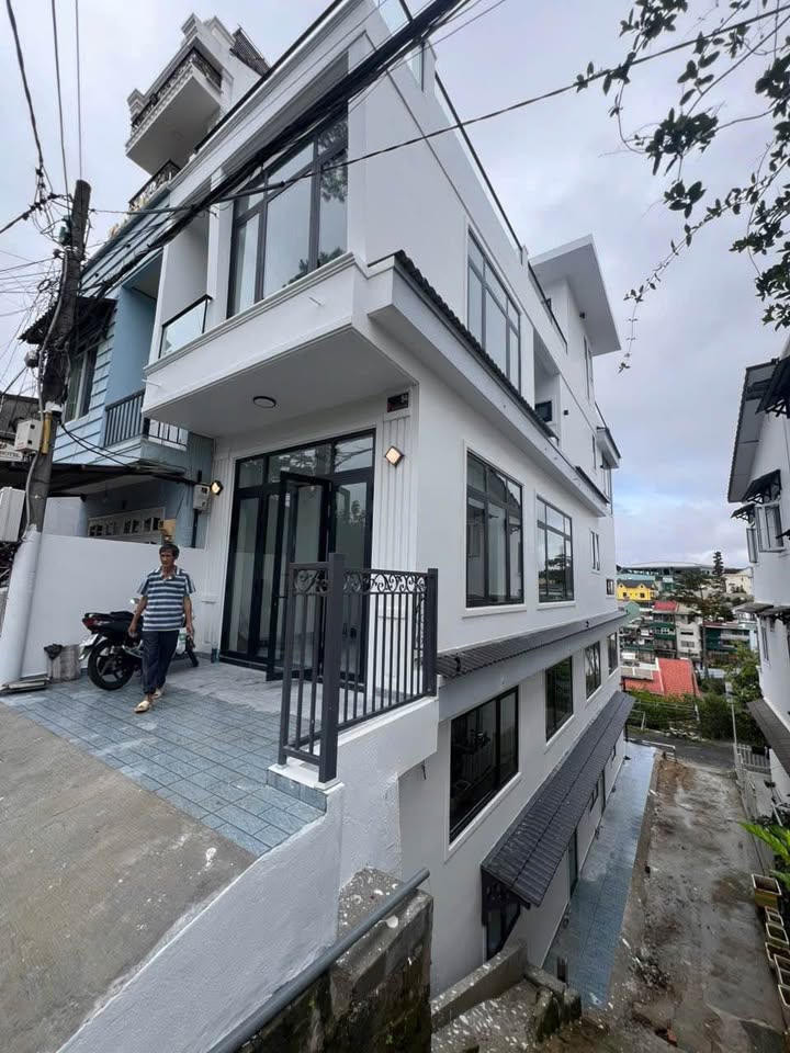 Nhà nguyên căn cho thuê 3 mặt tiền Tô Hiến Thành Đà Lạt - Giá 25 triệu/tháng, cơ hội kinh doanh tuyệt vời!