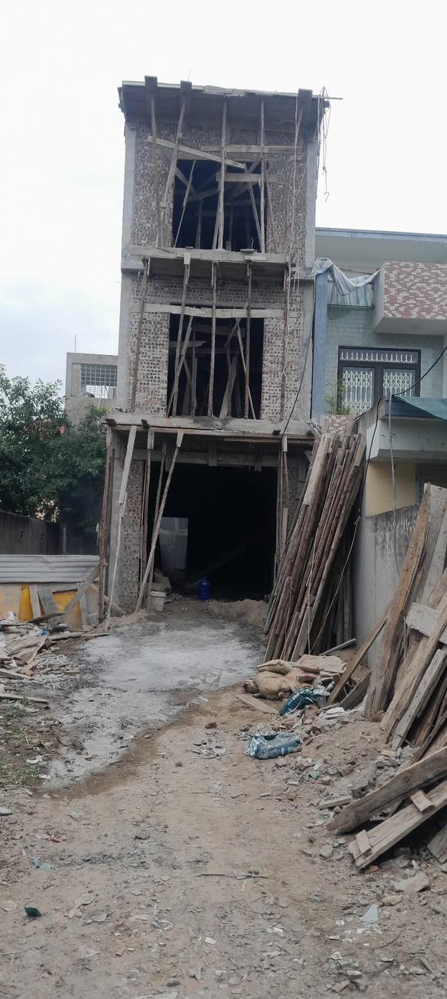 Nhà 3 tầng Lãm Hà, Kiến An 118m² giá 2.47 tỷ - Sân rộng để ô tô thoải mái!