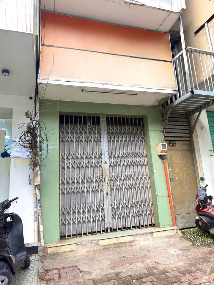 Cho thuê nhà mặt tiền đường Cao Thắng, Quận 10 - Diện tích 27m², Thương lượng giá tốt!