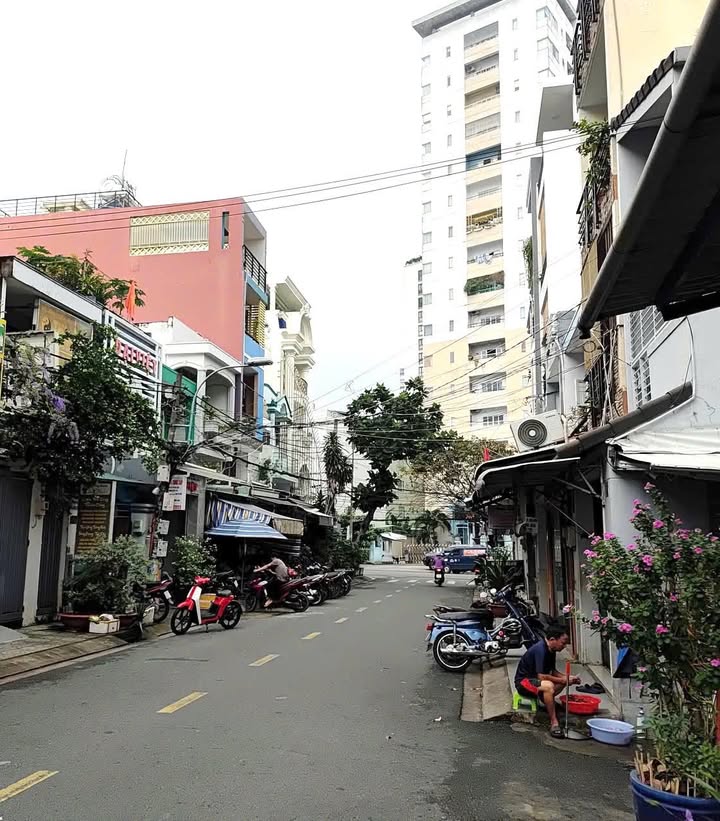 Nhà 4 tầng Phường 10, Quận 10, 72m² giá 11 tỷ - Ô tô vào tận nhà!