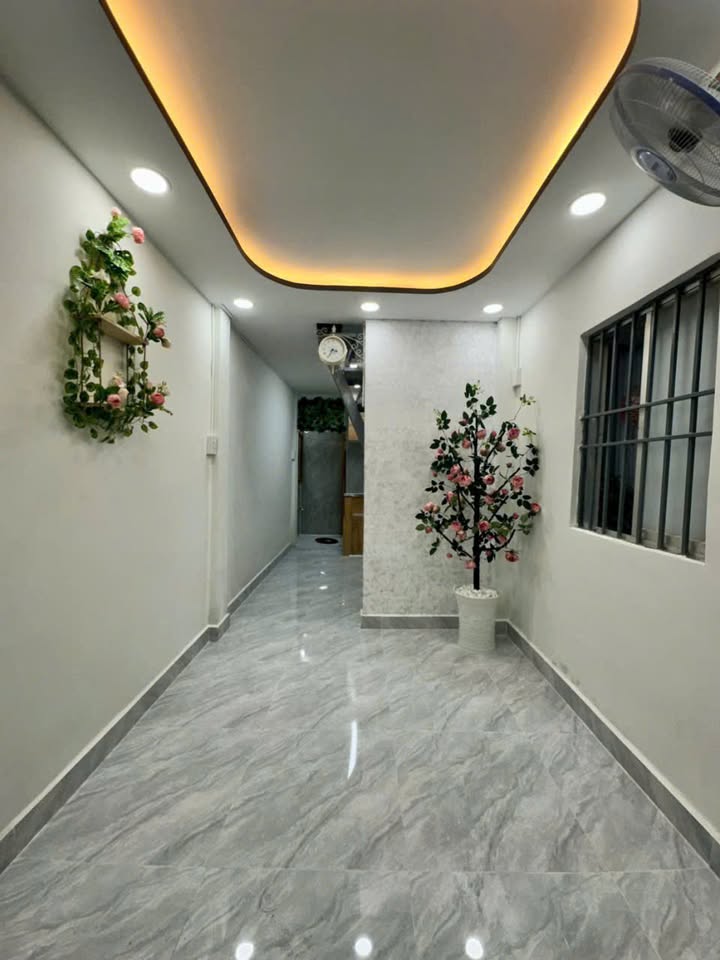 Nhà bán gấp 225 Tạ Quang Bửu, Quận 8, 18m² - Sổ hồng chính chủ!