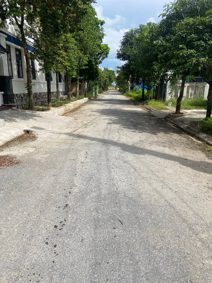 Đất Vĩnh Tiến Đông Hoa 100m² giá thỏa thuận - Nhà cấp 4 kiên cố, chỉ việc dọn vào!