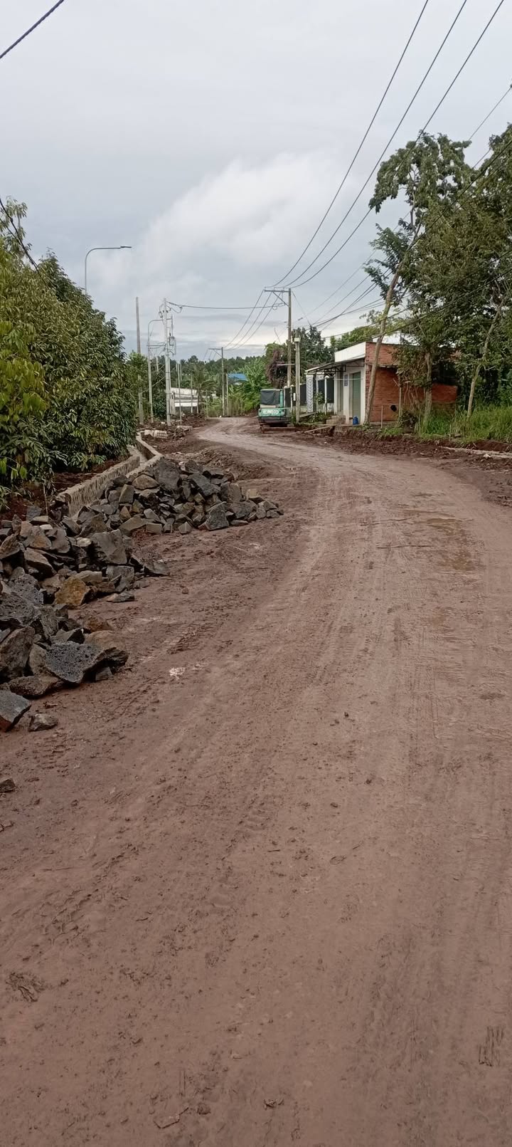 Đất mặt tiền đường nhựa chính Hàng Gòn, 8400m² - Đầu tư sinh lời ngay!