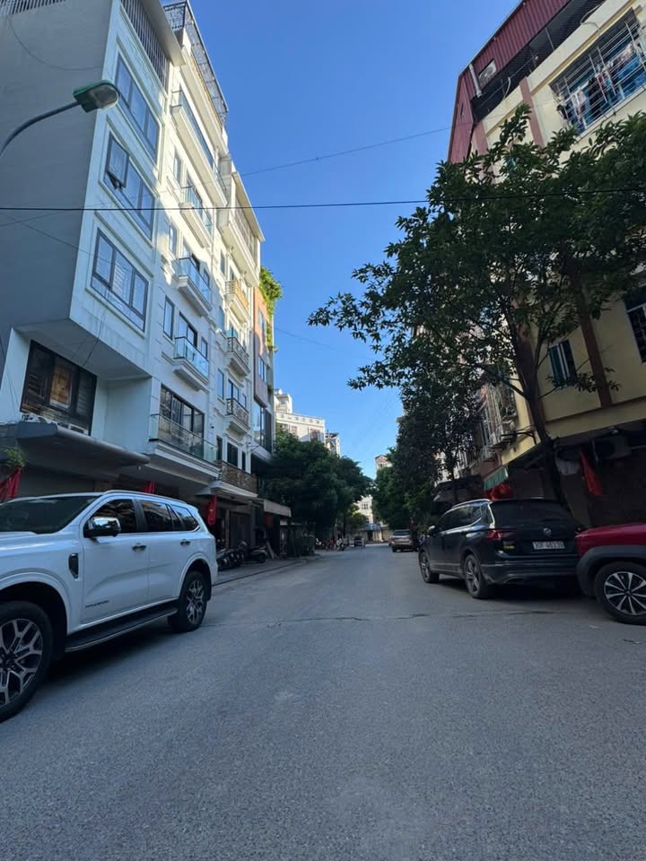 Cho thuê văn phòng 6 tầng tại khu tái định cư Phú Diễn - Diện tích 60m², giá 30 triệu/tháng