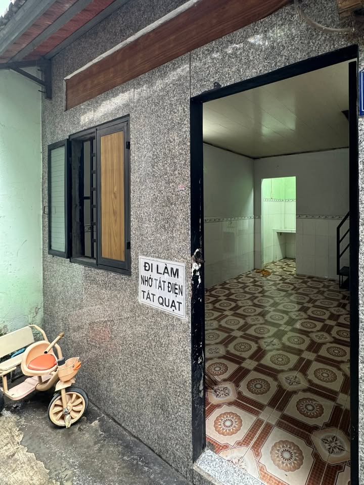 Nhà cho thuê hẻm đường Số 18, Phú Thọ Hoà, Tân Phú 18m² - Giá chỉ 3.5 triệu/tháng!