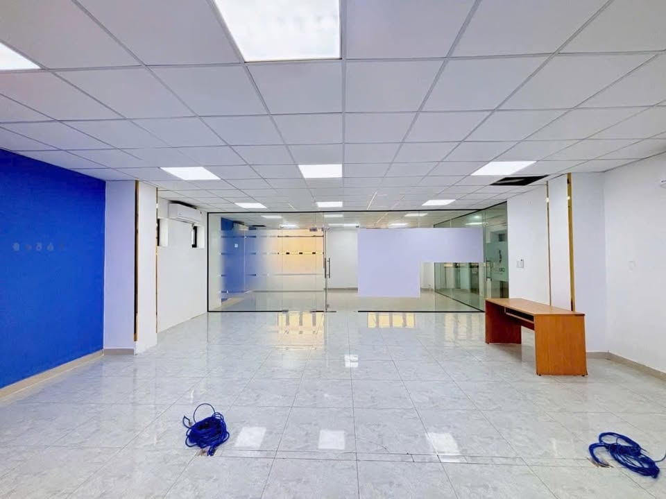 Văn phòng cho thuê đường Nguyễn Phúc Nguyên, quận 3, 95m² giá 30 triệu - Vị trí đắc địa, setup miễn phí!