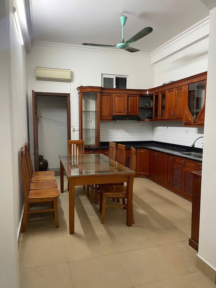 Nhà cho thuê đường Văn Quán 52m² giá chỉ 12 triệu - Ô tô tránh nhau, dừng đỗ cả ngày!