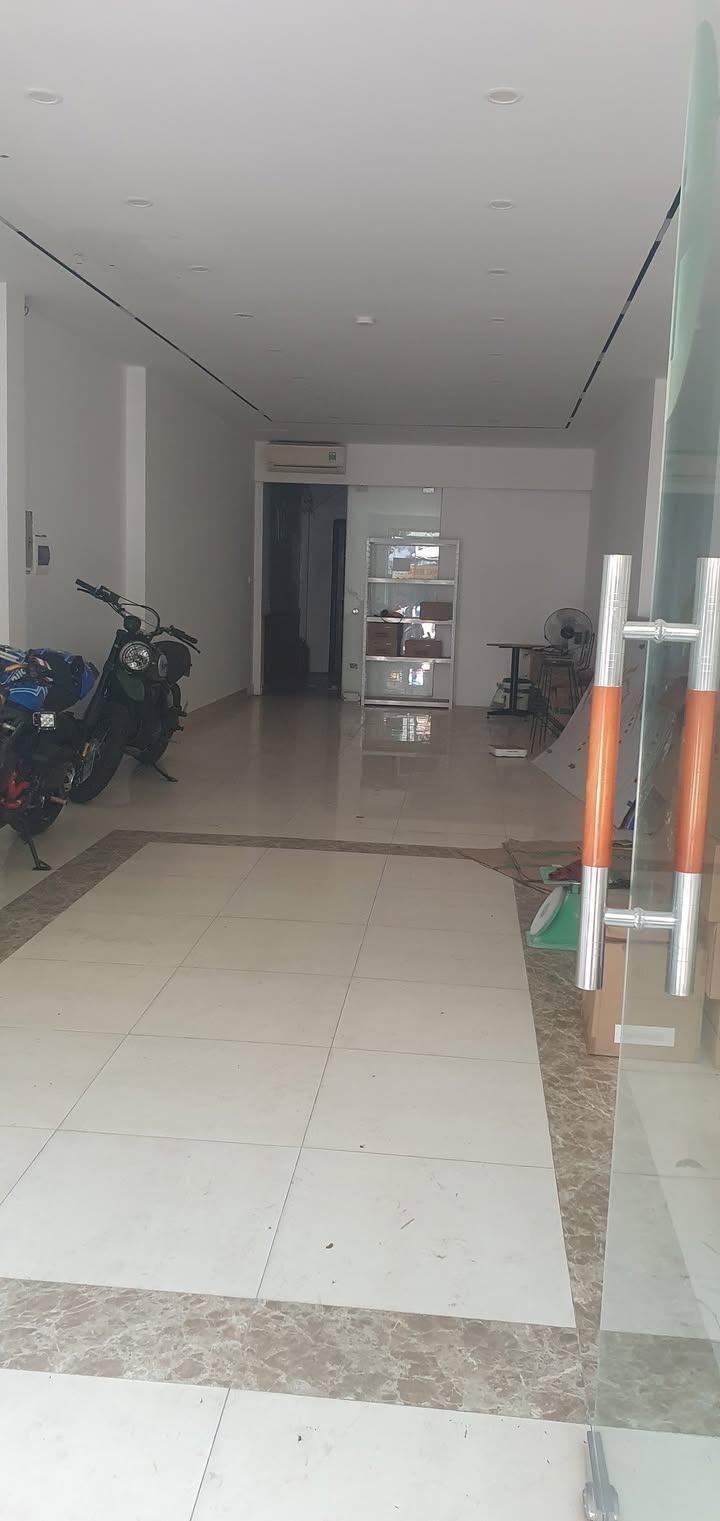 Cho thuê mặt phố Dương Lâm 60m² giá 14 triệu - Mô hình sạch, vị trí đắc địa!