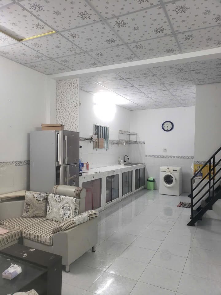 Nhà cho thuê 129/98 Trần Vĩnh Kiết, 100m² giá 4,5 triệu - Phù hợp cho sinh viên và vợ chồng mới cưới!