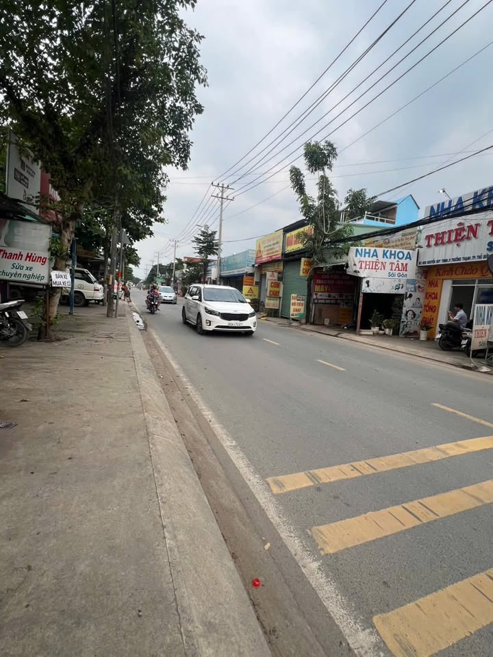 Bán lô đất Mặt tiền đường Nguyễn Duy Trinh, Quận 9, 106m² - Kinh doanh sầm uất!