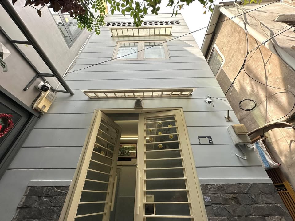 Nhà Trần Quang Khải Quận 1 18m² giá 2.35 tỷ - Sẵn sàng sang tên ngay!