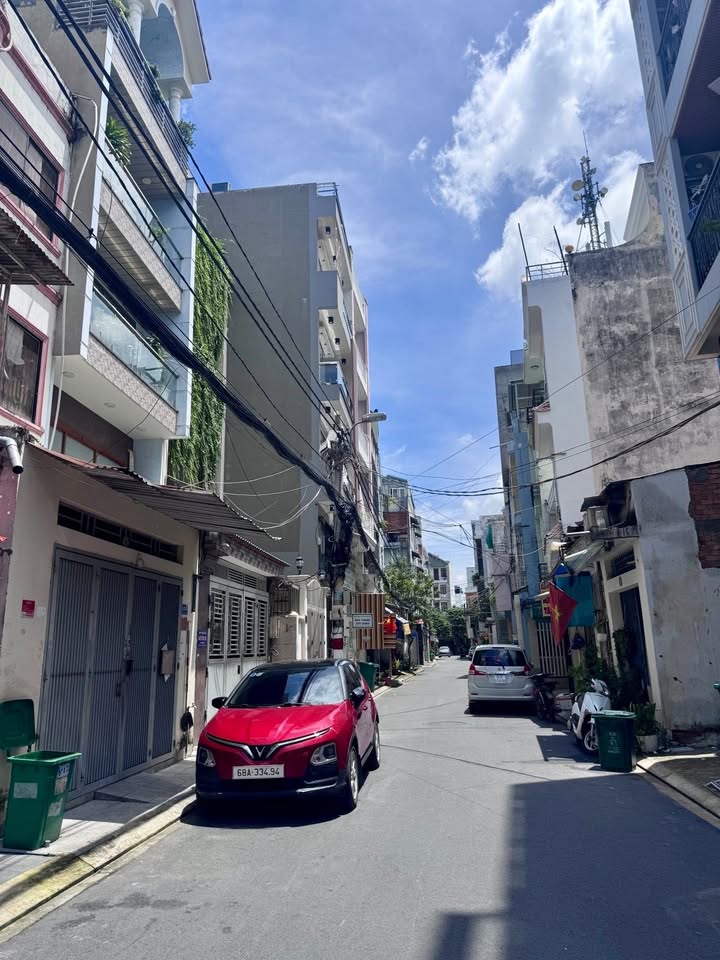 Nhà mặt tiền hẻm Cộng Hòa, Tân Bình 100m² giá 16.5 tỷ - Cơ hội đầu tư hấp dẫn!
