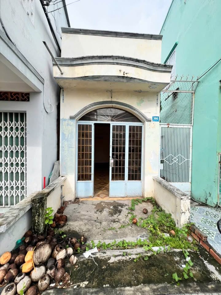 Nhà mặt tiền đường Nguyễn Tri Phương, Mỹ Tho 44m² giá 2.5 tỷ - Cơ hội đầu tư tốt!