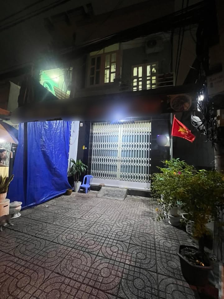 Nhà mặt tiền Dương Bá Trạc, P1, Q8 - Cho thuê nguyên căn chỉ 15 triệu/tháng!