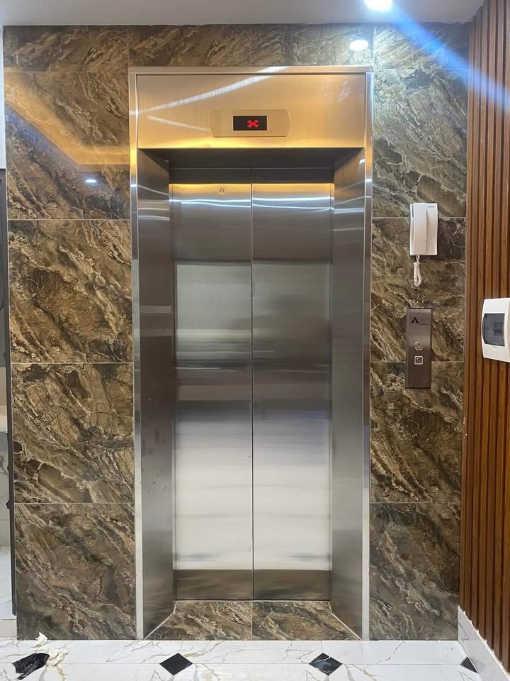 Cho thuê nhà mặt tiền lô góc tại Xã Đàn, Đống Đa 92m² giá 25 triệu - Kinh doanh sầm uất!