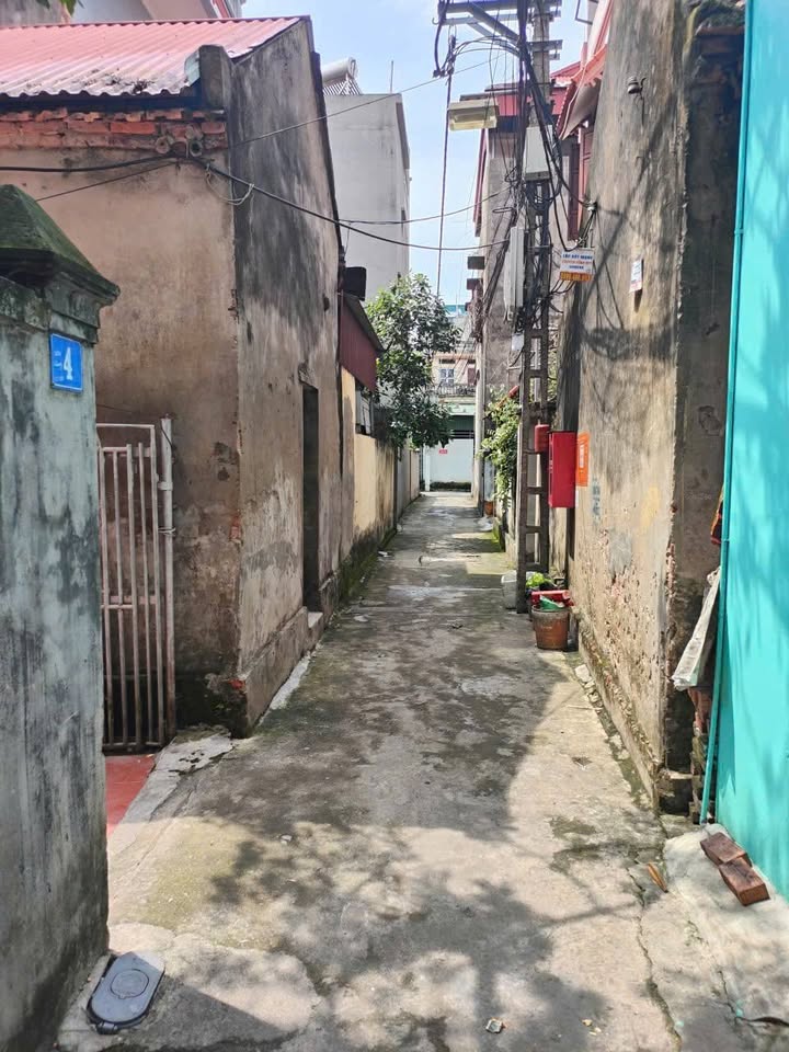 Đất Phúc Lợi Long Biên 41m² giá nhỉnh 5 tỷ - Sổ đỏ chính chủ, không quy hoạch!