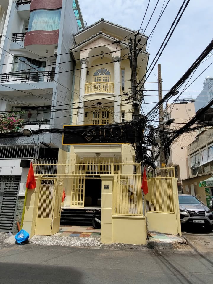 Nhà góc 3 mặt tiền đường 3 Tháng 2, Quận 10 - Diện tích 81m² - Giao ngay!