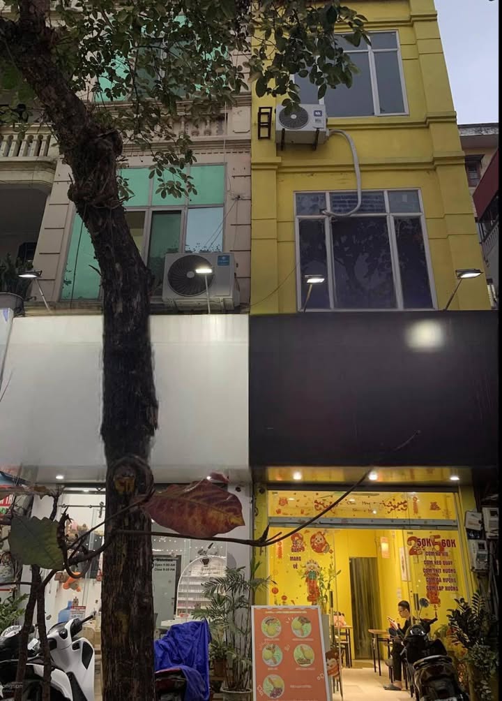 Nhà mặt phố Nguyễn Phong Sắc, Cầu Giấy 50m² giá 30 triệu - Kinh doanh đắc địa!