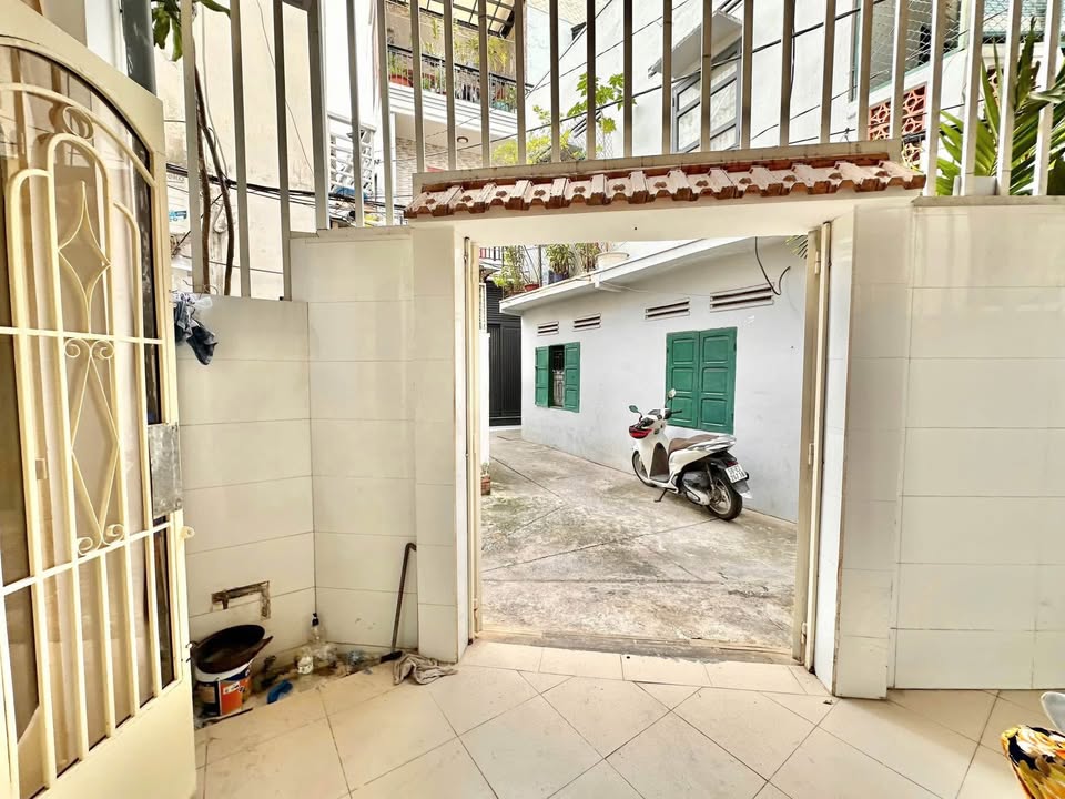 Nhà cho thuê Đoàn Thị Điểm, Phú Nhuận 42m² giá chỉ 16.5 triệu - Thích hợp cho gia đình và kinh doanh!