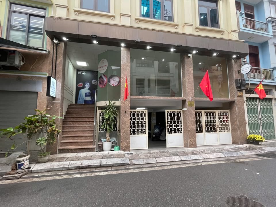 Nhà mặt tiền Đặng Tiến Đông, Đống Đa 130m² - View Hồ Hoàng Cầu, cho thuê mọi mô hình kinh doanh!