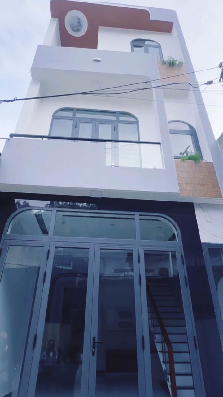 Nhà mặt tiền Lê Hồng Phong Quy Nhơn 44m² giá 3 tỷ - Sẵn sàng vào ở!