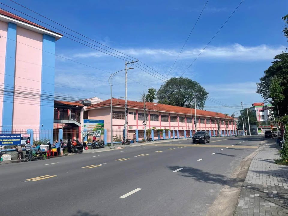 Nhà mặt tiền DX002, Phường Phú Mỹ, Thủ Dầu Một 279m² giá 6.9 tỷ - Kinh doanh thuận lợi!