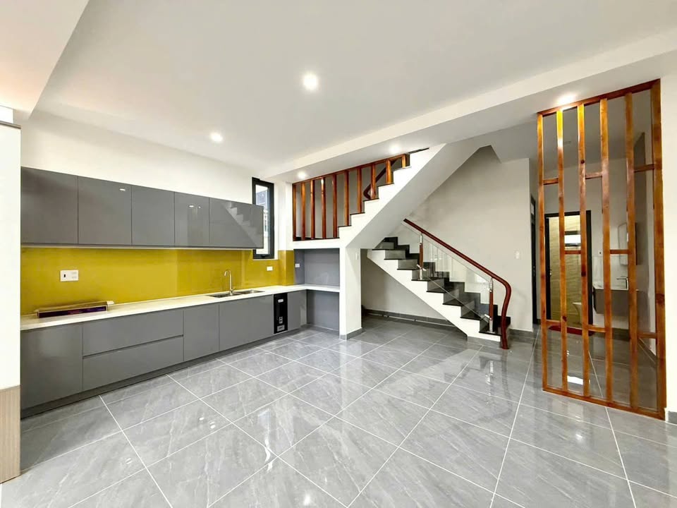 Nhà 2 mặt tiền hẻm xe hơi An Sơn 80m² giá 4.2 tỷ - View rừng thông tuyệt đẹp!