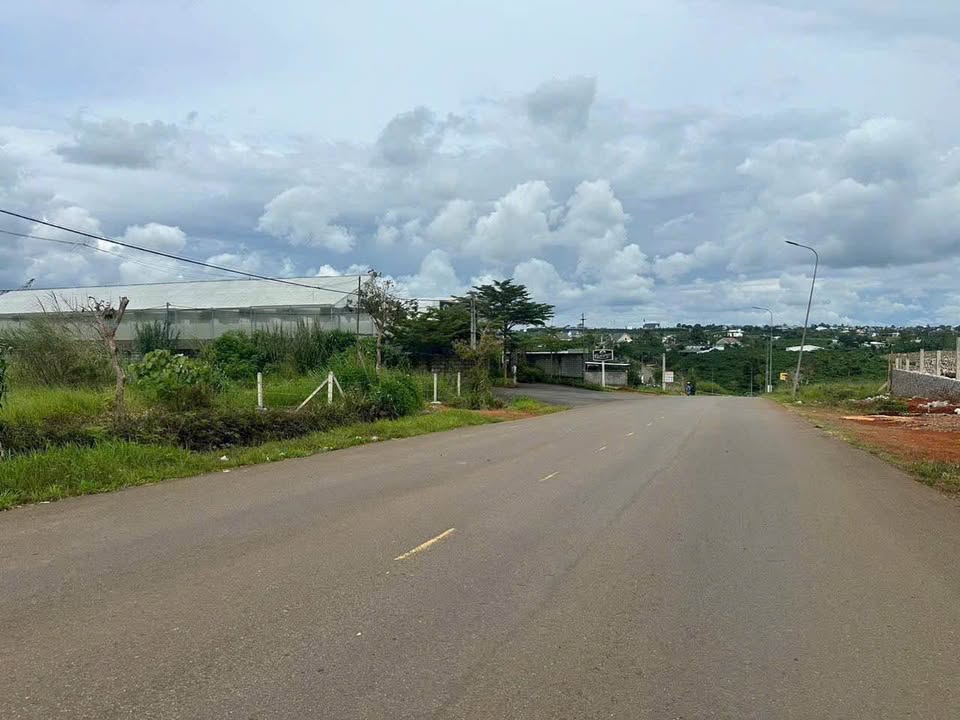 Nhà mặt tiền Phan Đình Phùng Bảo Lộc 195m² giá 2 tỷ - Đầu tư kinh doanh sinh lời ngay!