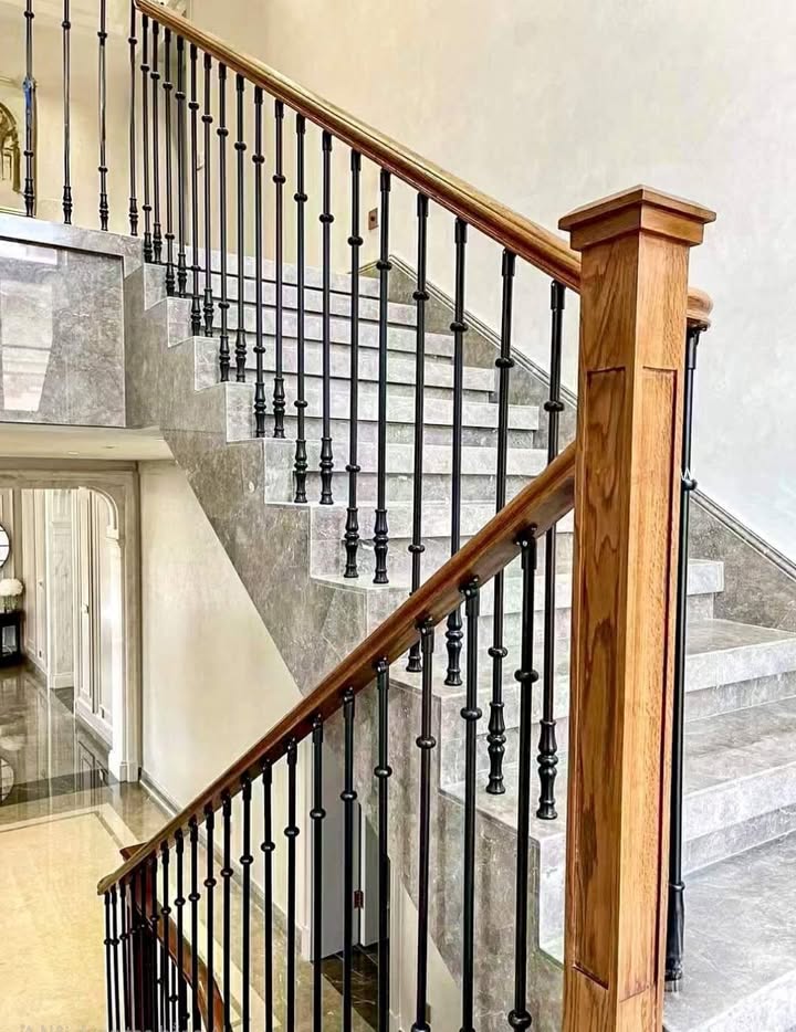 Cho thuê nhà mặt tiền Hàng Bạc, Hoàn Kiếm 88m² giá 35 triệu - Vị trí đắc địa, kinh doanh sầm uất!