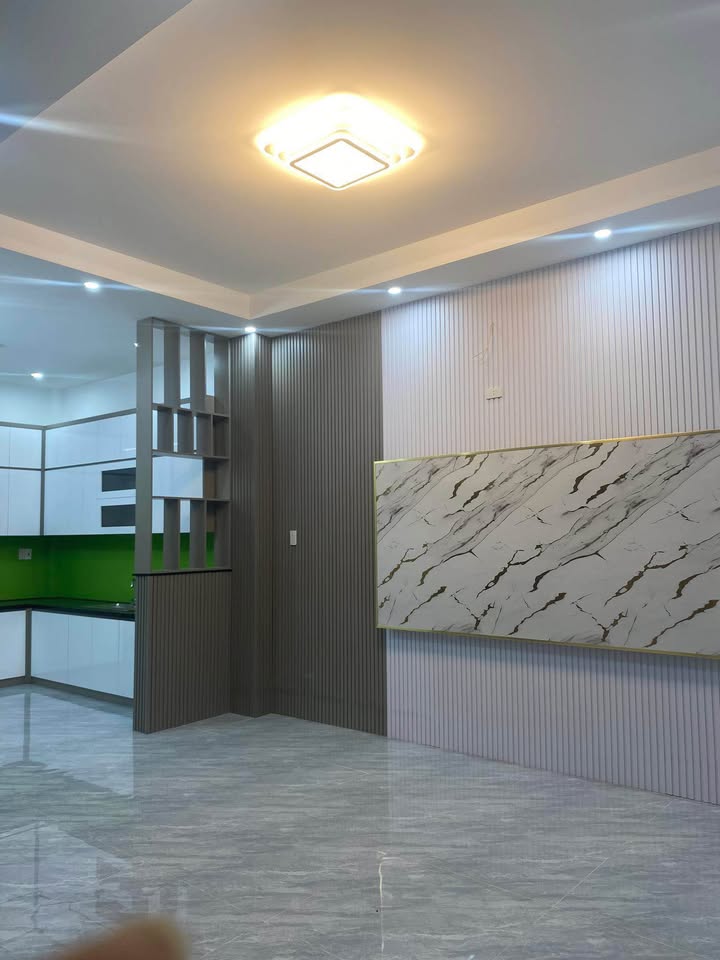 Nhà hẻm Nguyễn Thái Học, Quy Nhơn 40m² giá 2.55 tỷ - Thiết kế hiện đại, sổ hồng chính chủ!