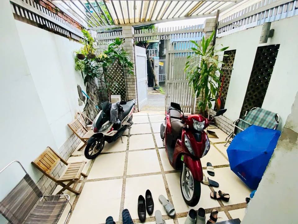 Nhà 4 tầng Đình Phong Phú 65m² giá 6 tỷ - Khu dân trí cao, thoáng đãng!