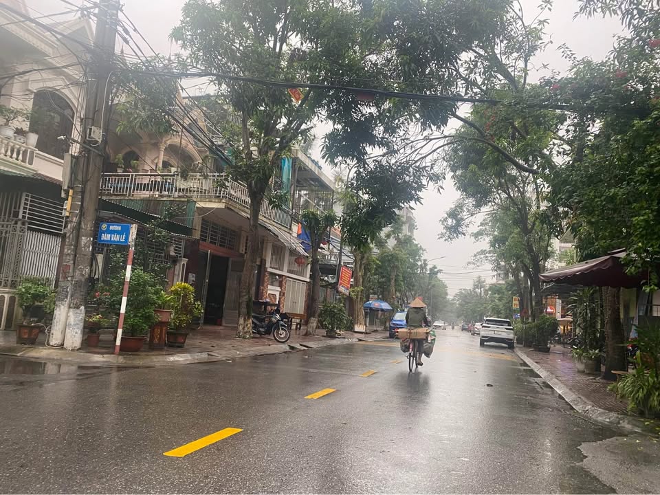 Nhà mặt đường Lương Thế Vinh, phường Trường Thi, 141m² - Khu dân cư văn minh, dân trí cao!